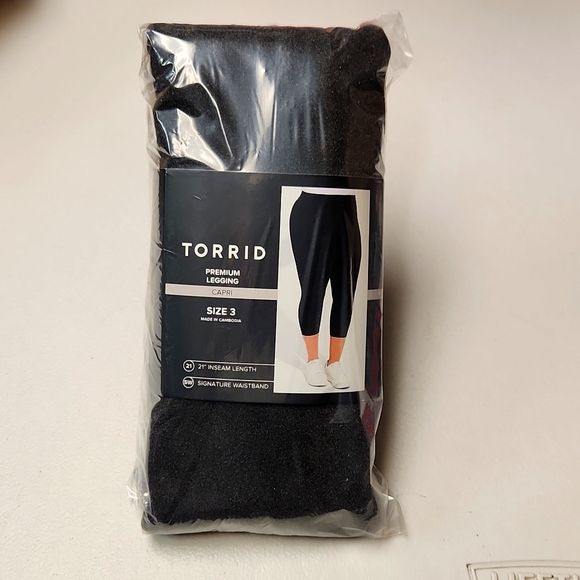 ❤️NWT VINTAGE TORRID CAPRI LEGGING - HIGH WAIST - WIDE WAISTBAND, BLACK WASH 4X - Picture 5 of 8